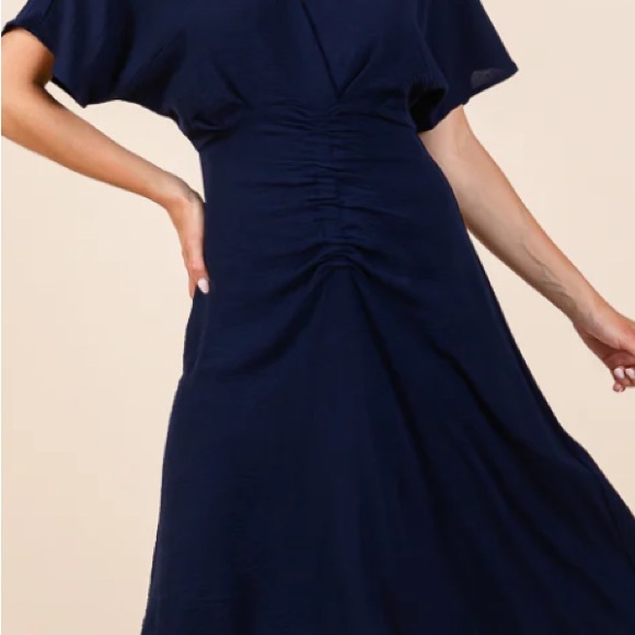 NWT Short Sleeve Navy Blue Ruched Front Flowy Midi Dress Small Medium Large - Picture 3 of 10